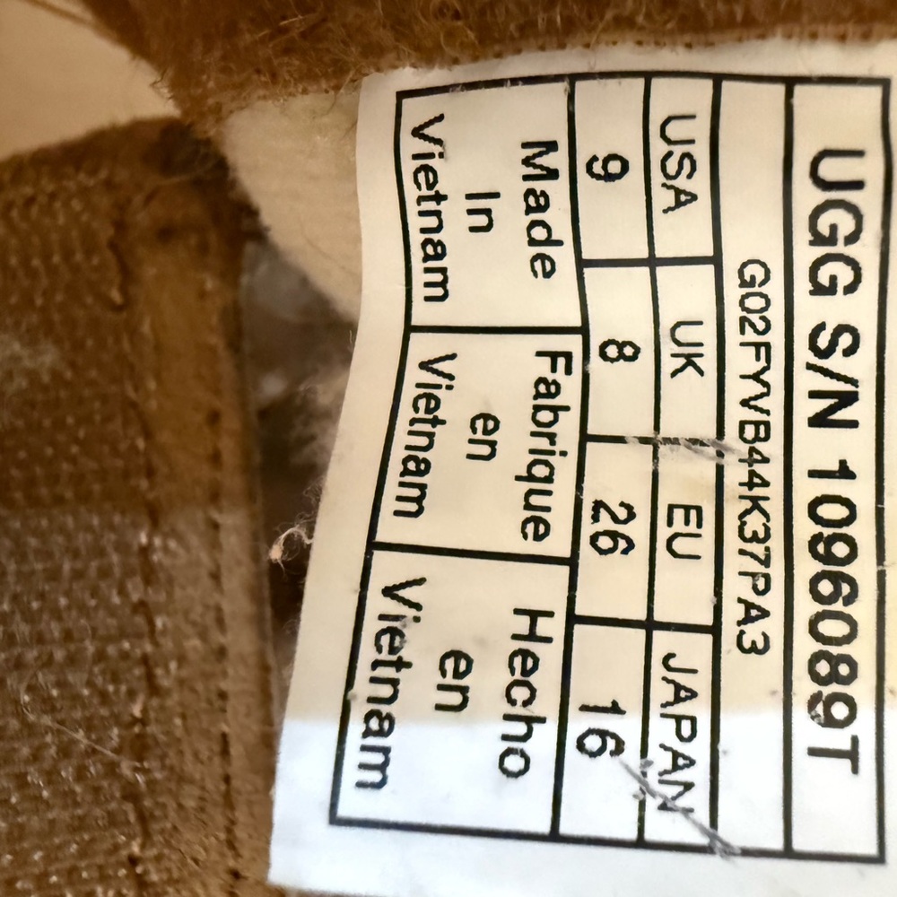 UGG Kids Brown Boots - Picture 4 of 5